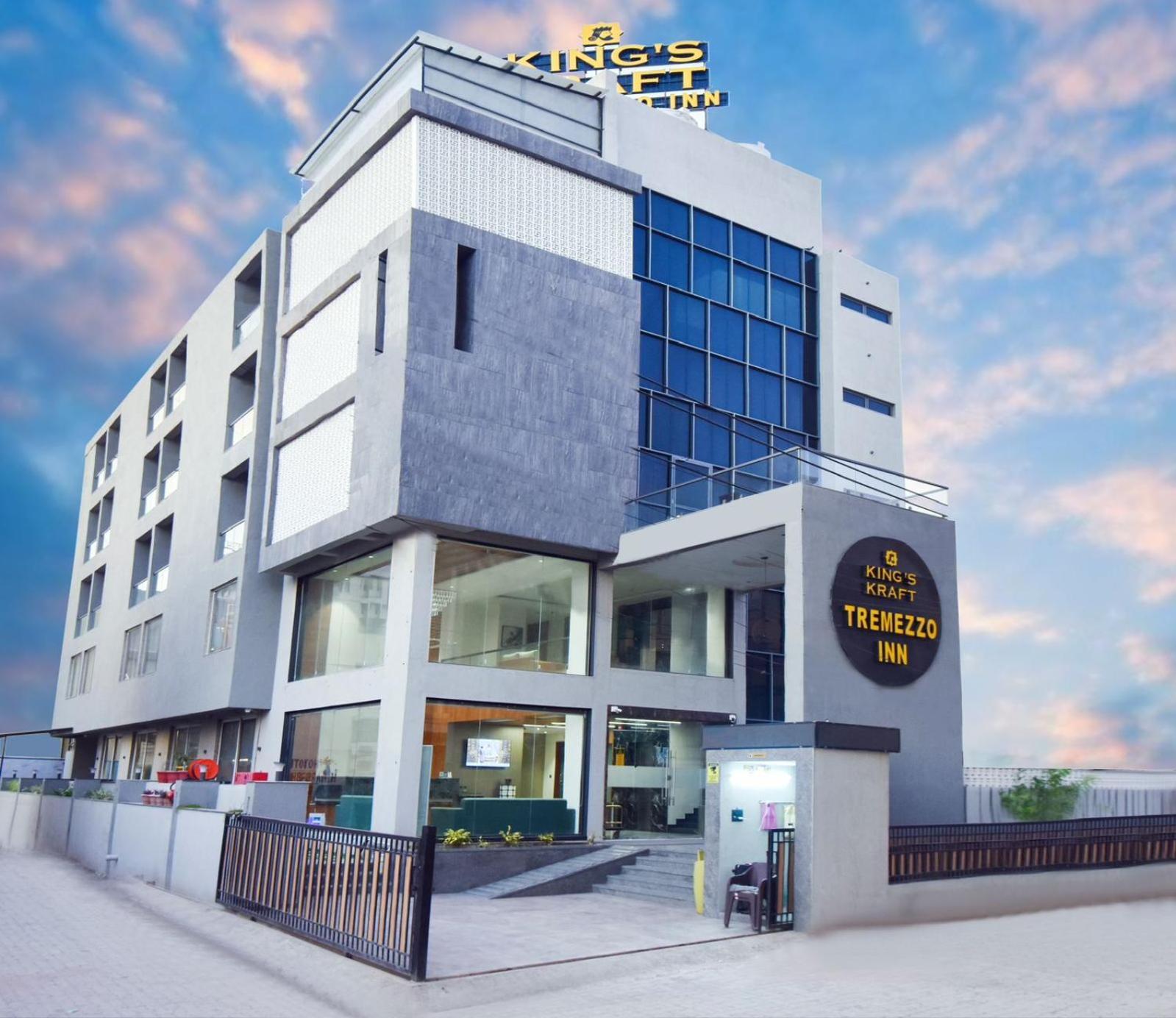 Kings Kraft Tremezzo Inn, Somnath Exterior photo