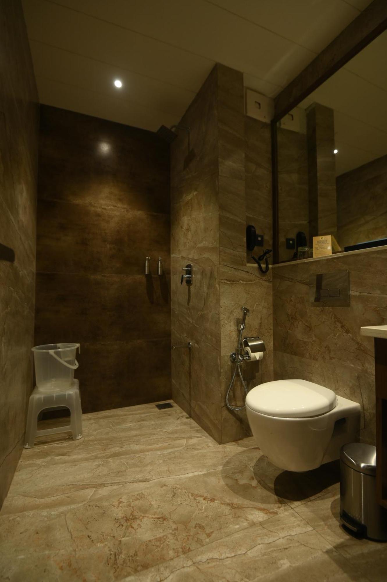 Kings Kraft Tremezzo Inn, Somnath Exterior photo